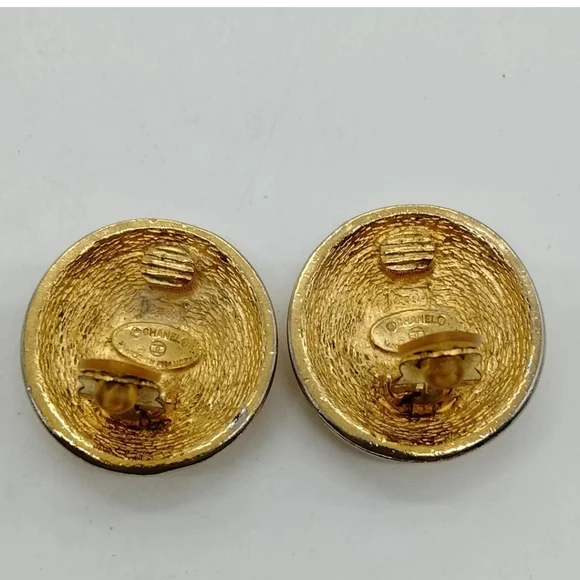 Chanel Gold Button Earrings VINTAGE - Picture 4 of 10